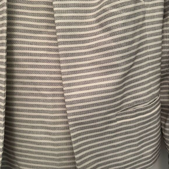 Talbots cream with grey stripes skirt suit- size 6 - Picture 9 of 14